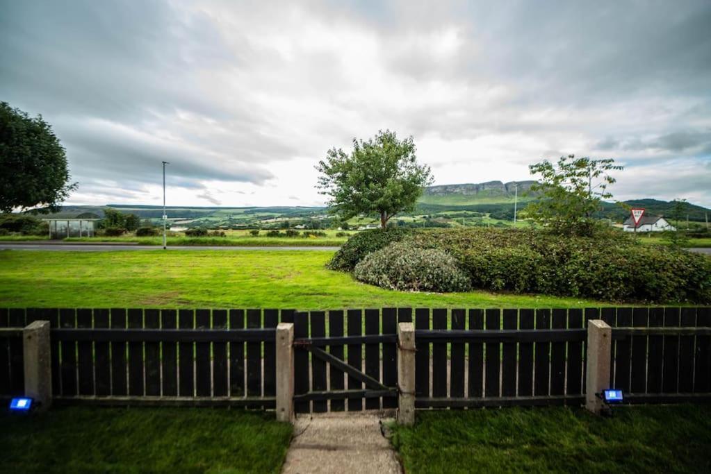 Binevenagh View, Magilligan Holiday Let Limavady Exterior photo